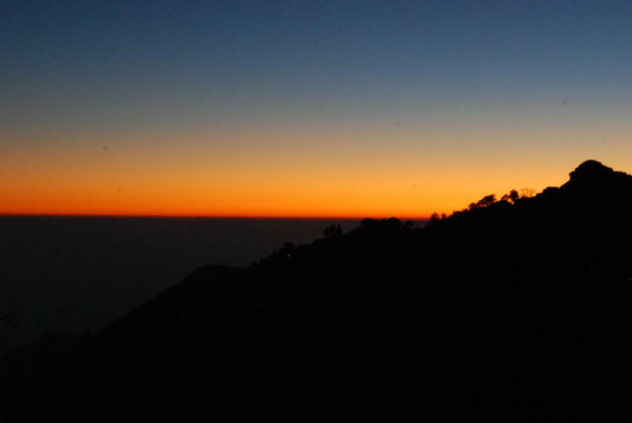 Larisa Resort, Mussoorie Buitenkant foto